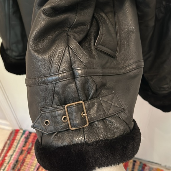 Vintage Oversized Sherpa Lined Leather Jacket | EUC | Size XL | Bomber Style - Picture 4 of 13